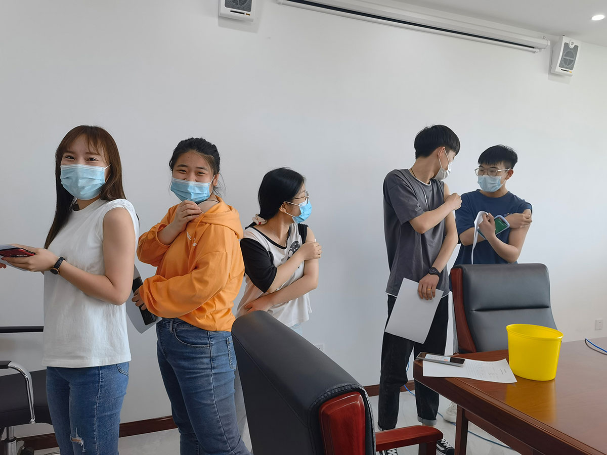 疼么，不疼，甚至有點(diǎn)想笑.jpg